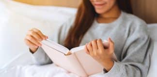 does reading before bed help with sleep 4